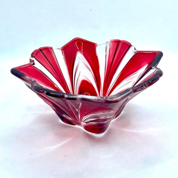 Vintage SOGA made in Japan Pressed Glass Bowl Ruby Red Cut To Clear - Picture 1 of 9